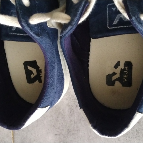 VEJA SHOES - Picture 10 of 11